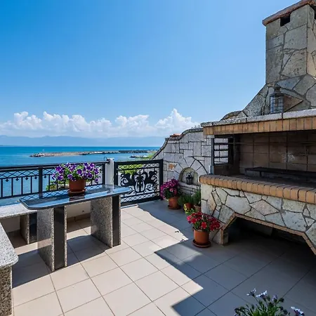Bay View House Apartman