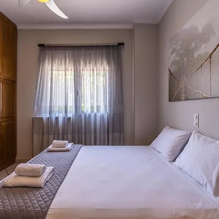 Bay View House Петалидион