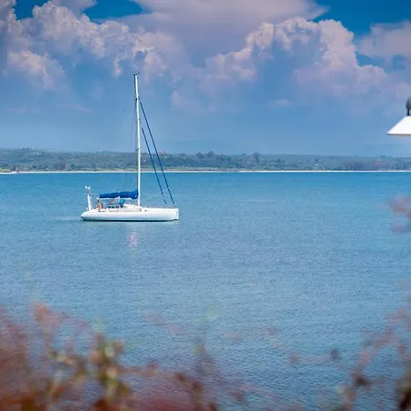 Bay View House Apartmán *