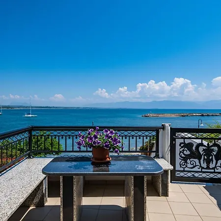 Bay View House *